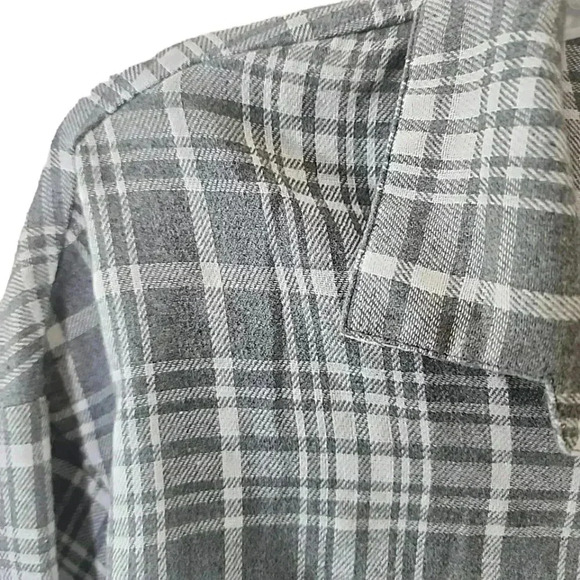 Shein Plaid Button up blouse. Size Medium - Picture 7 of 7